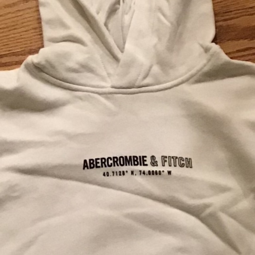 White pullover - Picture 5 of 5